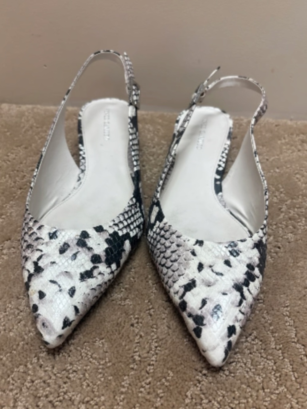 Vince Camuto snakeskin flats 8 1/2
